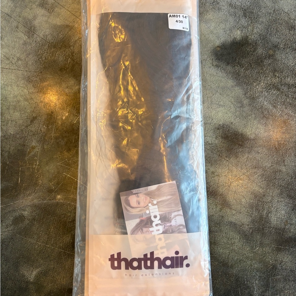 NWT, Women’s thathair, hair‎ extensions, light brown